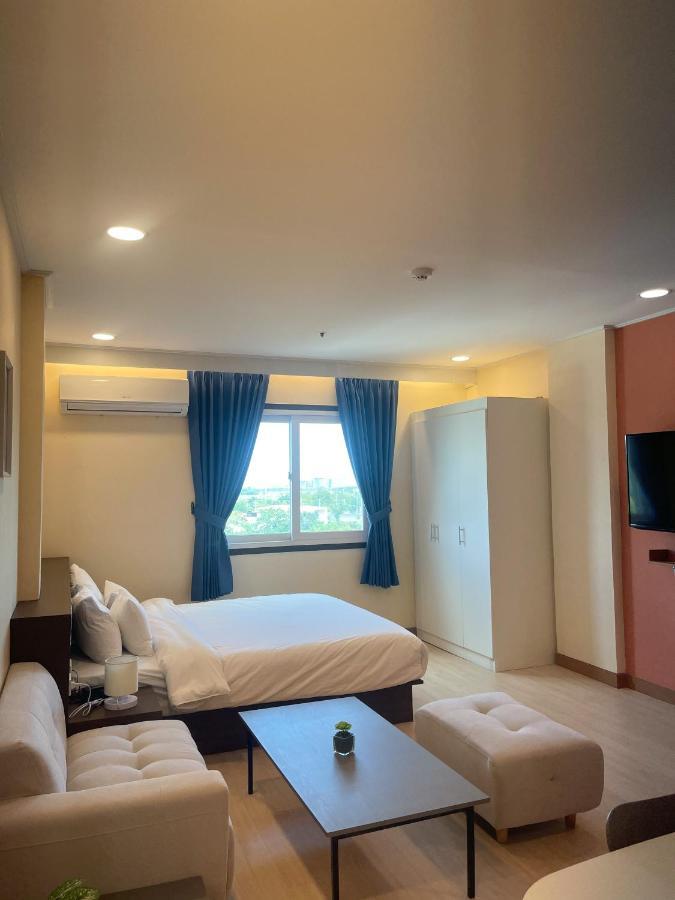 On Hotel Friendship Angeles Exterior photo