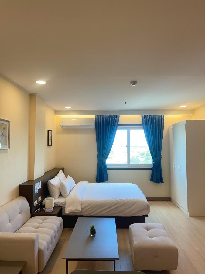 On Hotel Friendship Angeles Exterior photo